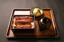 Gotemba Eki Chikaku Unagi no Hirota_Grilled eel on rice, Aitaka Mountain, two pieces