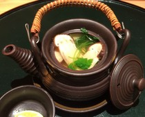 Japanese Restaurant Kisei_Matsutake mushroom in earthenware pot