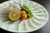 Japanese Restaurant Kisei_Natural tiger pufferfish sashimi delivered directly from Shimonoseki