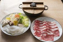 Aquatic Garden and Kyo Kaiseki Cuisine, Yakiniku, Nabe Cuisine -  Isshin_Domestic beef shabu-shabu or sukiyaki