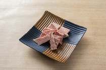 Aquatic Garden and Kyo Kaiseki Cuisine, Yakiniku, Nabe Cuisine - Isshin_Triangle rose