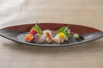 Aquatic Garden and Kyo Kaiseki Cuisine, Yakiniku, Nabe Cuisine -  Isshin_Assortment of 6 kinds of sashimi