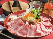 Aquatic Garden and Kyo Kaiseki Cuisine, Yakiniku, Nabe Cuisine -  Isshin_Enjoy the Hida beef shabu-shabu and Hida beef sukiyaki in a private room.