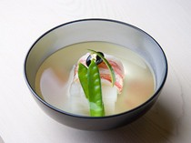 Sushi Zen Main Store_We also pay special attention to the taste of our "clear soup"