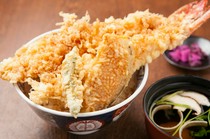 Oebi Tempura Senmonten Sanki_The "Jumbo Tendon" is a hearty dish recommended for growing children.