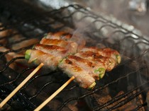 Yakitori Tori Ryori Toritatsu_"Asparagus Roll" is a popular skewer that contains vegetables and is healthy.