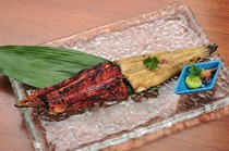 Kappo Sushi Umeda_Please enjoy two types of wild eel: white-grilled and kabayaki.