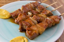 Yakitori no Ippei Main Store_The signature dish "Pork Meat" comes with a recommended sauce