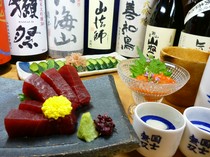 Izakaya Shishito_Bluefin tuna sashimi and salted red sea squirt