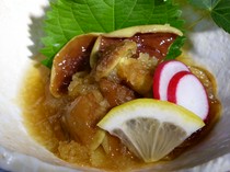 Izakaya Shishito_September to October: Kamikawa deciduous mushrooms and ponzu sauce with grated daikon radish