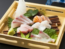 Yumehana Genkido_"Assorted Sashimi" featuring 5 recommended seasonal seafood from the Genkai Sea