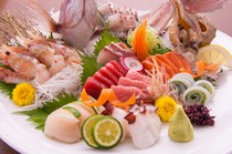 Brasserie Rakuya_Have confidence in the seasonal "Assorted sashimi" (sliced raw fish)