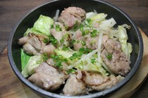 Izakaya Kumakichi_Stir-fried Chicken with Garlic