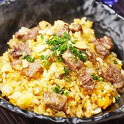 飯屋　樂_蒜蓉和牛飯 880日元