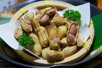 Oyaji Dining Shobu_Boiled peanuts in salt