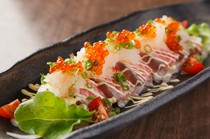 Oyaji Dining Shobu_"Seared Salmon Carpaccio" has a light and addictive taste