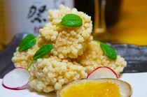 Oyaji Dining Shobu_Deep-fried Camembert with Rice Crackers