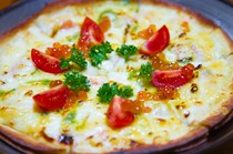 Oyaji Dining Shobu_Seafood Gratin Pizza / Teriyaki Chicken Pizza