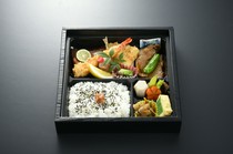 Atsugi Tachibana_Makunouchi bento 2,592 yen (product price 2,400 yen, consumption tax 192 yen)