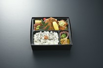 Atsugi Tachibana_Beef mince bento 1,512 yen (product price 1,400 yen, consumption tax 112 yen)