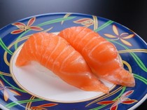 Daiki-Suisan Kaiten-Zushi_[Aurora Salmon] You will never get tired of its simple taste.