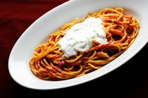 il　Cardinale_粗粉丝面条配辛辣的 nduja 酱和 stracciatella 奶酪