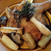 il Cardinale_Garlic roasted red chicken with mushrooms and potatoes