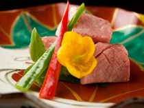 Nihon Yakiniku Hasegawa Ginza Main Branch_Wagyu beef Black Tongue (Limited quantities) - Enjoy the high-quality Wagyu beef with salt, lemon, and wasabi for a refreshing taste.