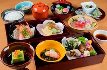 Kagaya Hakata branch JR HAKATA CITY KOOTEN 9F_[Omotenashi Two-Layered Bento Boxes - KANAZAWA] Available at lunchtime. Enjoy the voluminous set filled with the charms of banquet cuisine.