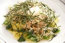 37 PASTA_Japanese-style spaghetti with natto, mustard greens, and Itoshima wild eggs, flavored with soy sauce 