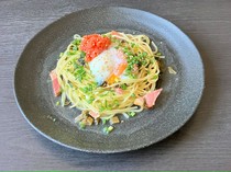 37 PASTA_Japanese-style spaghetti with fukuya cod roe, mustard greens and bacon 