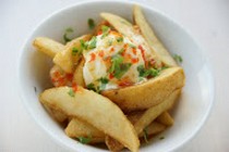 37 PASTA_French fries with sour cream and chili sauce