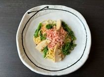 37 PASTA_Spaghetti with peperoncino and plenty of cherry shrimp, rape blossoms from Kyushu, and bamboo shoots