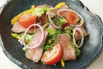 37 PASTA_Roast beef salad with homemade vegetable dressing