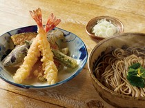  Tempura soba with shrimp and seasonal vegetables 