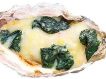 L'ECAILLER OYSTER BAR_Grilled oysters with white sauce and spinach (1 piece)