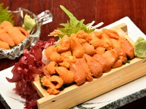 Hakodate Marukan Gyogyobu Umigaki Main Branch_Just rinse with water and you can enjoy delicious "saltwater raw sea urchin" without adding any seasoning.