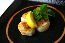 Jinroku_Scallops with garlic butter