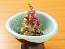 Kappo Uzuki_Snow crab and chrysanthemum dressed in crab miso