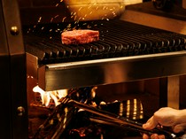 Wood-fire cooking that stimulates the senses with its intense flames and delicate aromas 