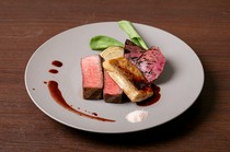  WEB 独家② 罗西尼特选神户牛后腿肉和鹅肝 