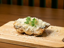 Yakitori to Sousakusumibiyaki Kokoko_The ultimate harmony of plump, juicy chicken and cheese "Kokoko Grilled Yam with Cheese"