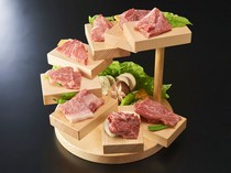 Cow specialty store Itamae Yakiniku Ichigyu Kitashinchi Branch_"Ichigyu Specialty 8-tiered Platter" where you can enjoy various cuts of beef