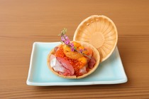 Tenma Sakaba Sushikin_Seafood Yukhoe with Sea Urchin and Salmon Roe