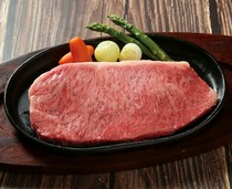 HIDATAKAYAMA MEAT_Enjoy "Hida beef" directly. Featured menu: "Hida beef sirloin steak"