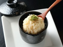 Oyogi-torafugu Katsugani Ryori Ajihei Sonezaki_Our original delicacy "Fugu shumai"