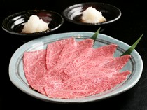 Wagyu Yakiniku Mankai_Thinly sliced grilled loin shabu-shabu (with grated daikon radish and ponzu sauce)