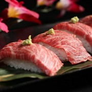 DOMO DOMO 池袋東口店_肉寿司（烤牛肉）5卷