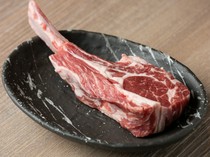  厚切肉排，越嚼越香 