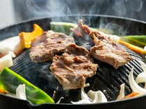  开业以来的招牌餐品“鲜羊肉成吉思汗” 